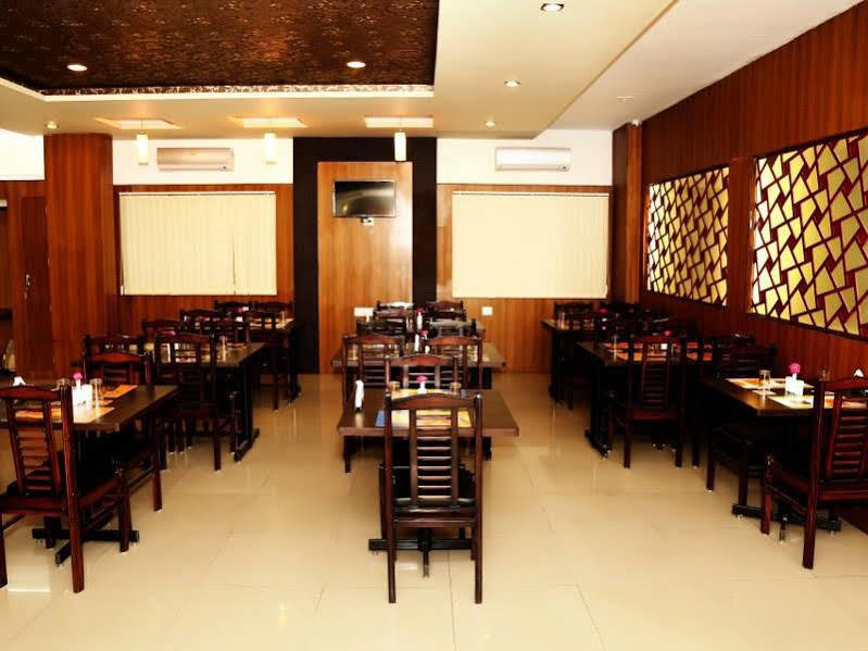 Narayans Leela Inn Udaipur Exterior photo