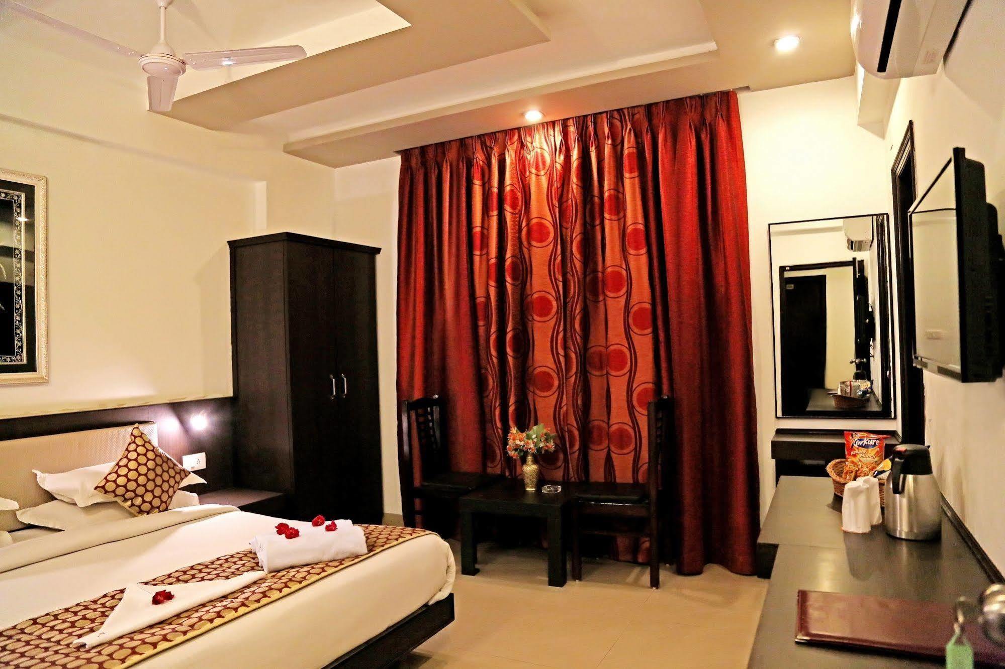 Narayans Leela Inn Udaipur Exterior photo